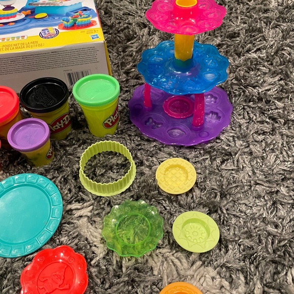 Play-Doh rainbow cake set Cupcake Decoration Kit Arts & Crafts - Picture 5 of 7